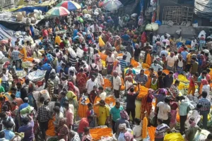 चौंकाने वाली रिपोर्ट; भारत में घट गई हिंदुओं की आबादी, जानें क्या है मुस्लिम समेत अन्य मजहबों की स्थिति