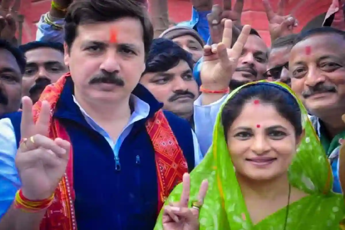 Dhananjay Singh with wife