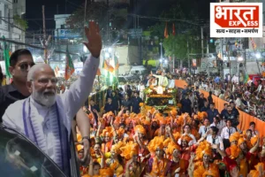 PM Modi Road Show in Patna: बिहार की राजधानी में पीएम ने किया 2KM लंबा रोड शो, CM नीतीश भी भगवा रथ पर हुए सवार, तस्वीरों में देखिए कैसे उमड़ा जनसैलाब