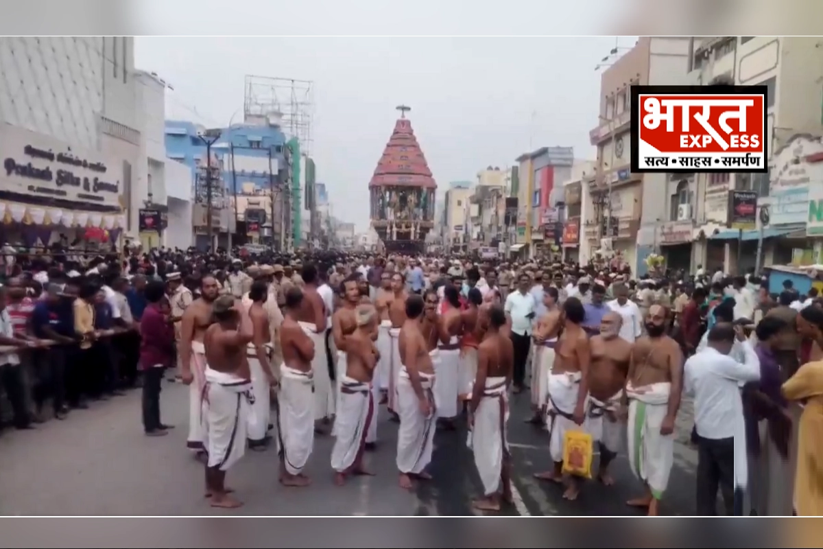 ‘वैकासी ब्रह्मोत्सवम’ में रथ खींचने उमड़ा भक्तों का सैलाब, देखिए श्री वरदराज पेरुमल मंदिर में कैसे मनता है उत्सव