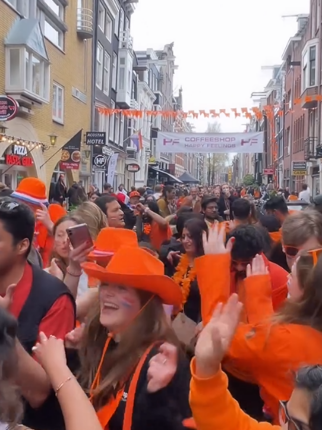 Amsterdam में सपना चौधरी के इस गाने का दिखा जलवा, देखें Video