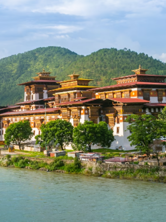 भूटान या नेपाल कौन सी जगह है सबसे बेहतर? जानें