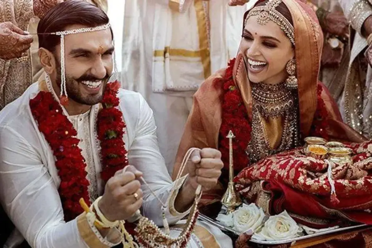 रणवीर सिंह ने इंस्टा से डिलीट कीं दीपिका पादुकोण संग शादी की तस्वीरें