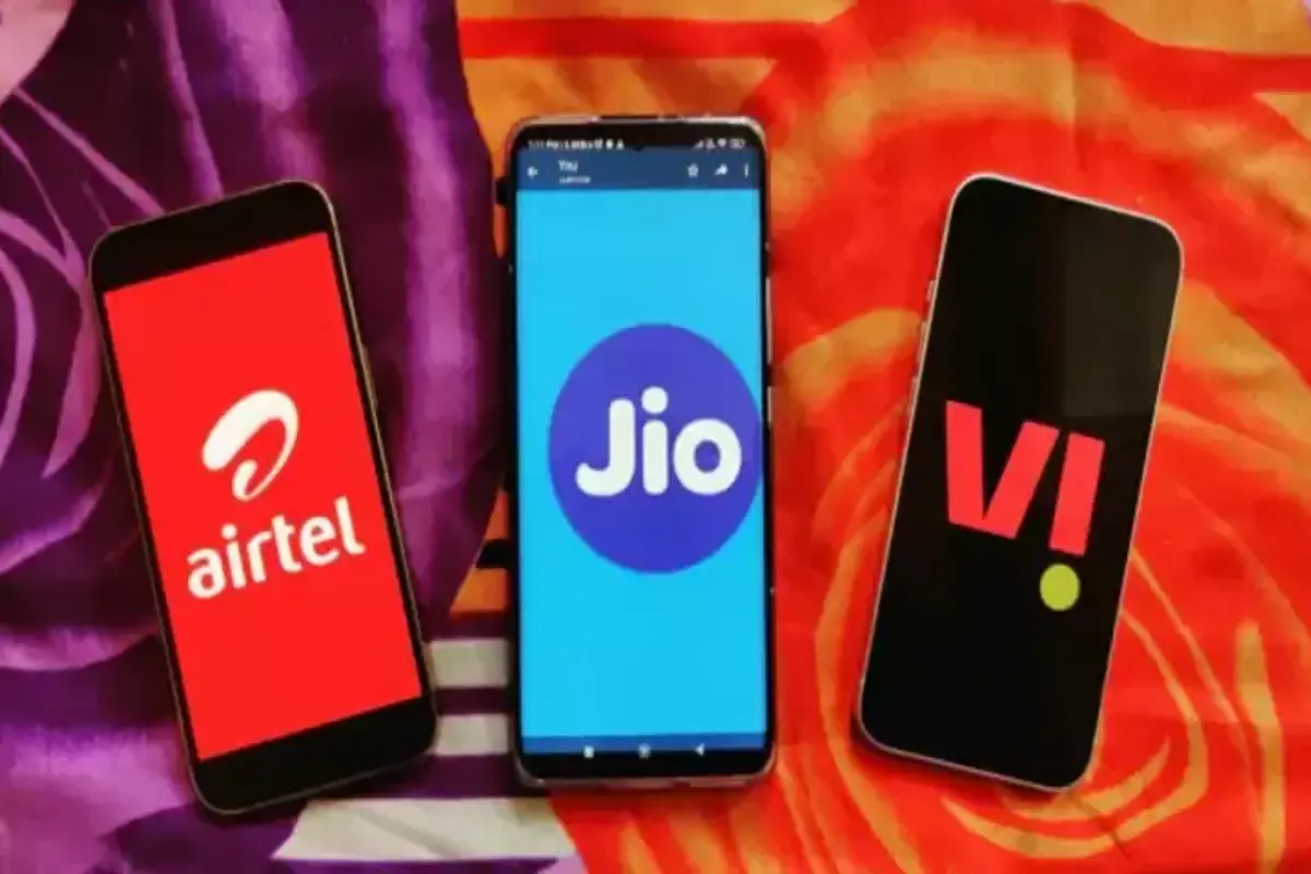 चुनाव बाद बढ़ जाएगा मोबाइल का खर्च! Jio, Airtel और Vi के रिचार्ज उड़ाने वाले हैं आपकी नींद, जानें कितने रुपये का होगा इजाफा