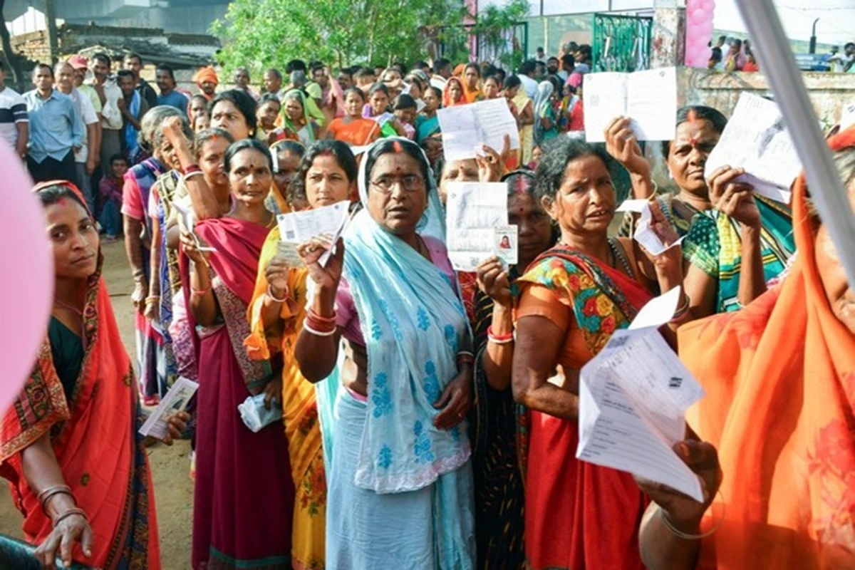 Election 2024 Live Updates: शाम 5 बजे तक 56.68 प्रतिशत मतदान, महाराष्ट्र में हुई सबसे कम वोटिंग