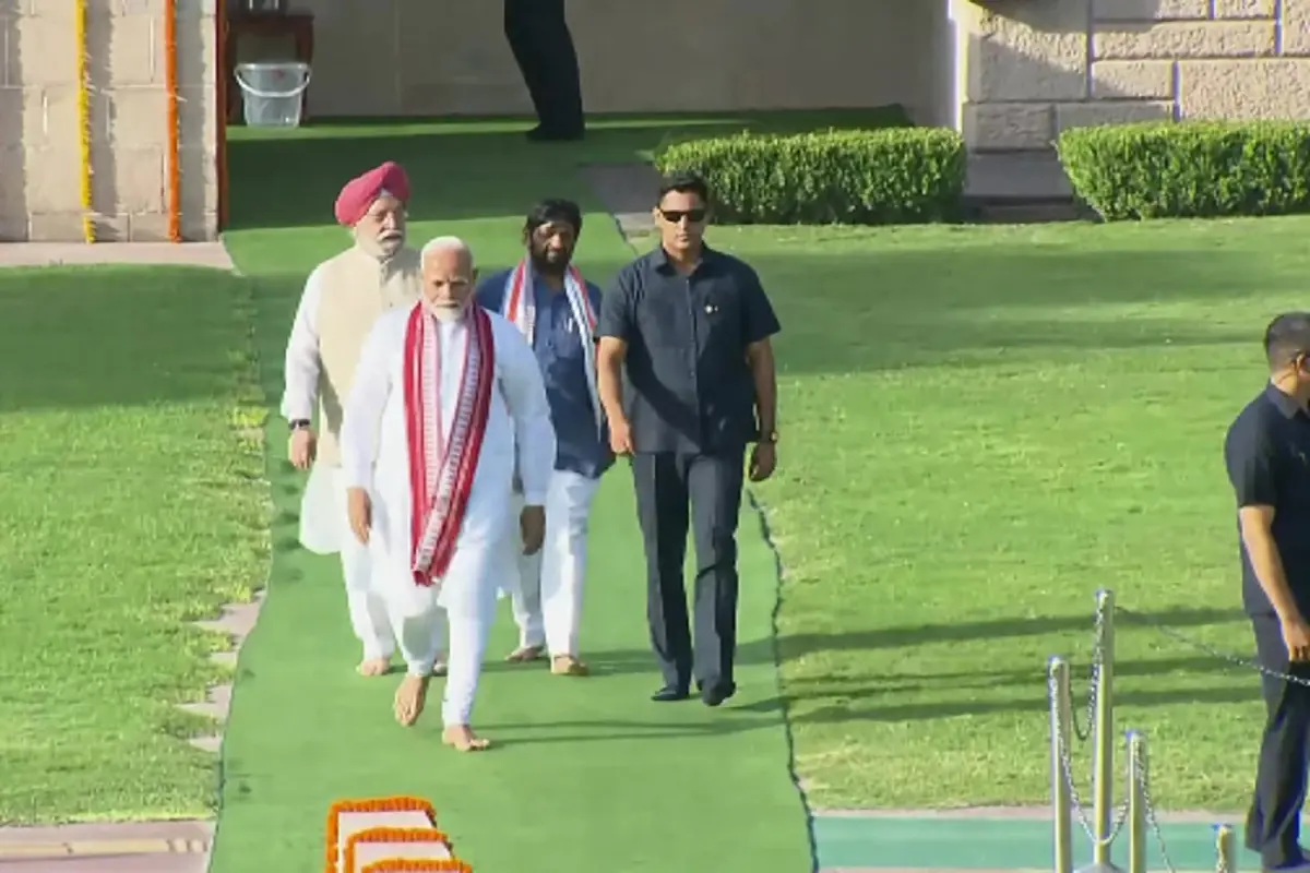 PM Swearing in Ceremony: नरेंद्र मोदी आज तीसरी बार लेंगे पीएम पद की शपथ, इससे पहले बापू के साथ ही इनको भी दी श्रद्धांजलि-Video