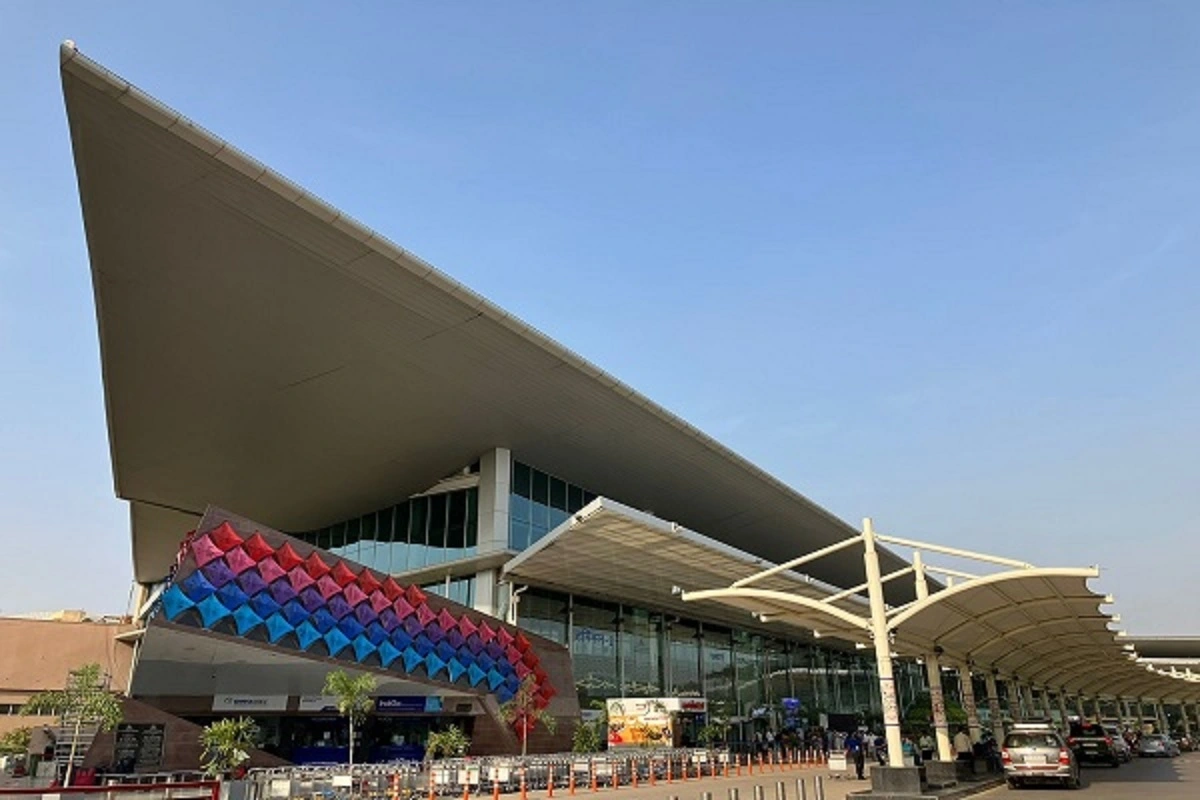 चौधरी चरण सिंह अंतर्राष्ट्रीय हवाई अड्डा यात्री सुविधाओं की बेहतरी के लिए प्रतिबद्ध