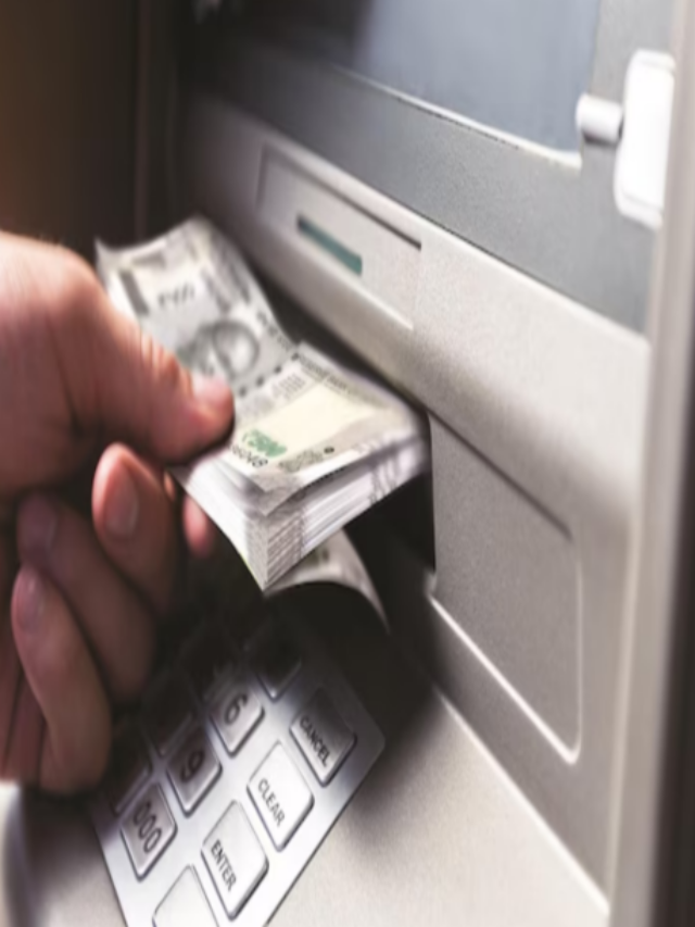 अब ATM से पैसे निकालना पड़ सकता है महंगा? लगेगा ज्यादा चार्ज