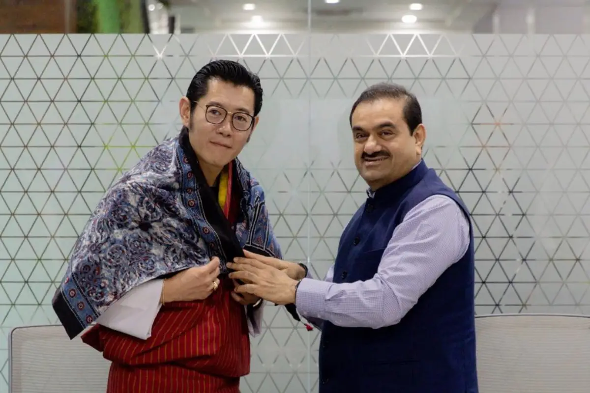 भूटान नरेश जिग्मे खेसर और प्रधानमंत्री शेरिंग टोबगे ने किया Adani Group की खावड़ा परियोजना एवं मुंद्रा पोर्ट का दौरा