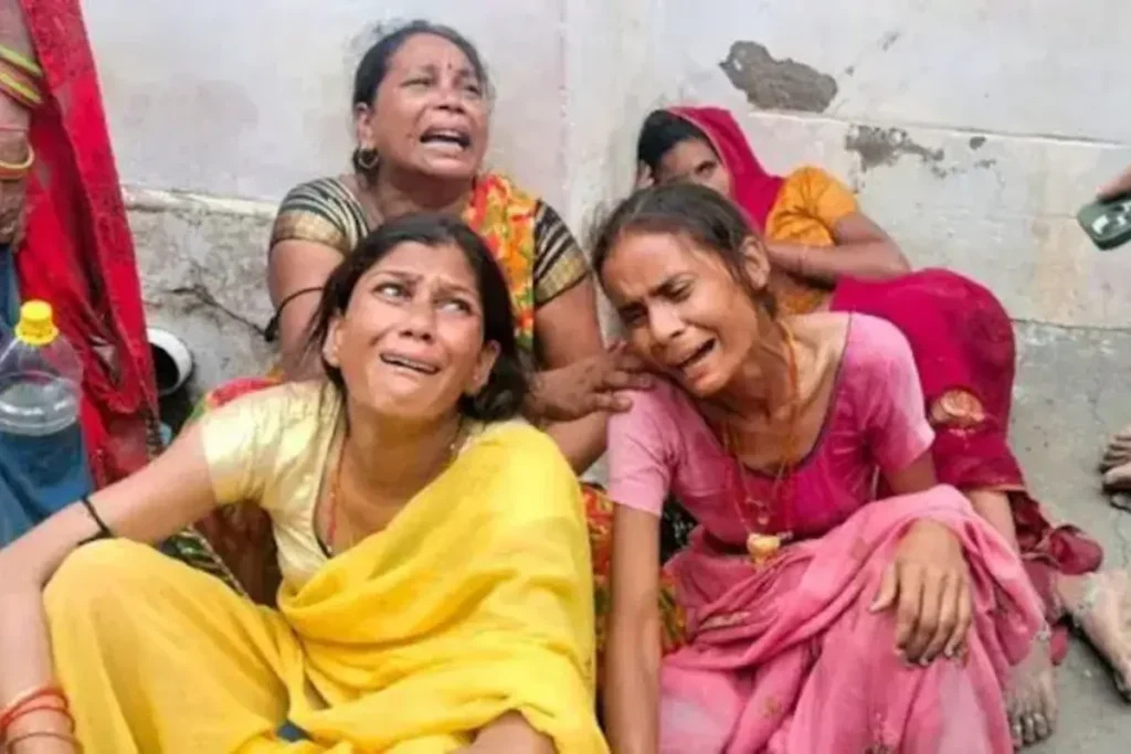 हाथरस में सत्संग के दौरान भगदड़