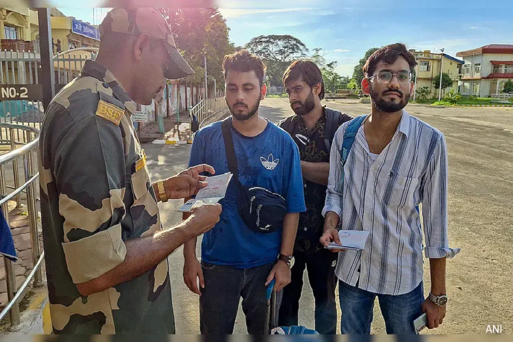 Indian students return from bangladesh protests
