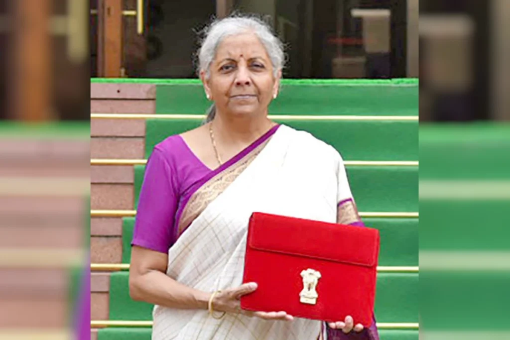 Nirmala Sitharaman: New Income Tax Bill, आयकर विधेयक के अलावा मोदी सरकार मानसून सत्र में आठ नए विधेयक पेश करने वाली है. कई लंबित बिलों पर भी चर्चा होगी.