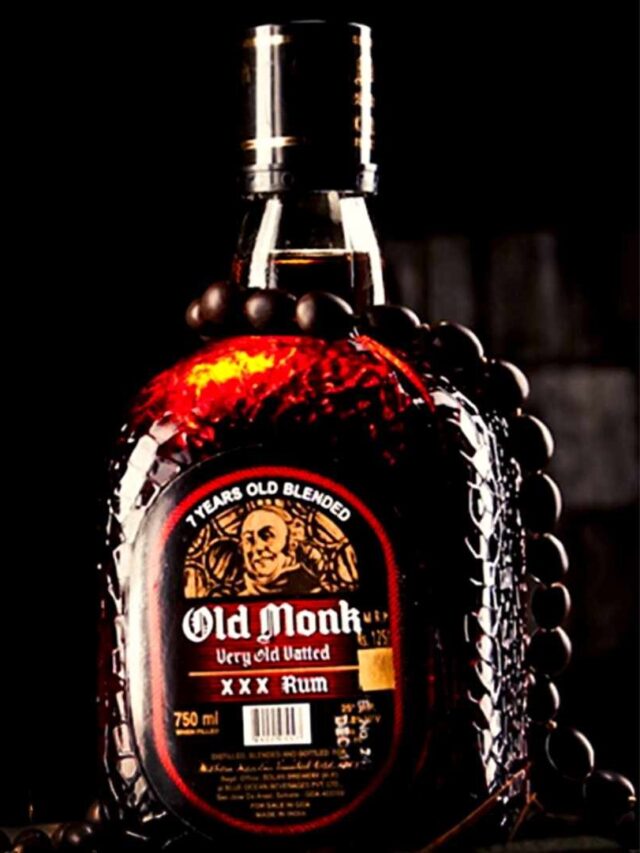 जानें Old Monk Rum के अनूठे स्वाद का राज, ये शराब क्यों है इतनी पॉपुलर!