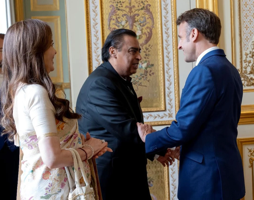 emmanuel macron Nita Ambani Mukesh Ambani