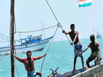 indian fishermen in Sea