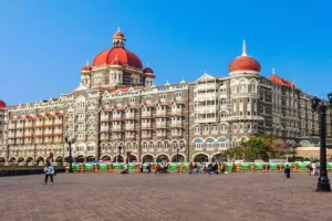 Taj Hotel के बाहर खड़ी मिली एक ही नंबर प्लेट की दो कारें, मुंबई पुलिस ने दर्ज किया मामला