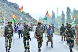 Kupwara : BSF personnel with citizens actively participates in the Tiranga Rally in Kupwara on Tuesday August 13, 2024. (Photo: IANS)