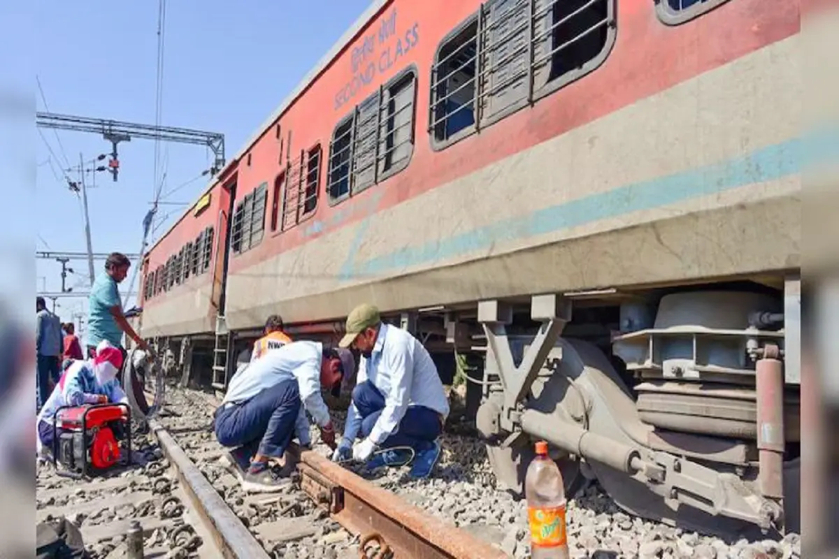 Sabarmati Express derailed