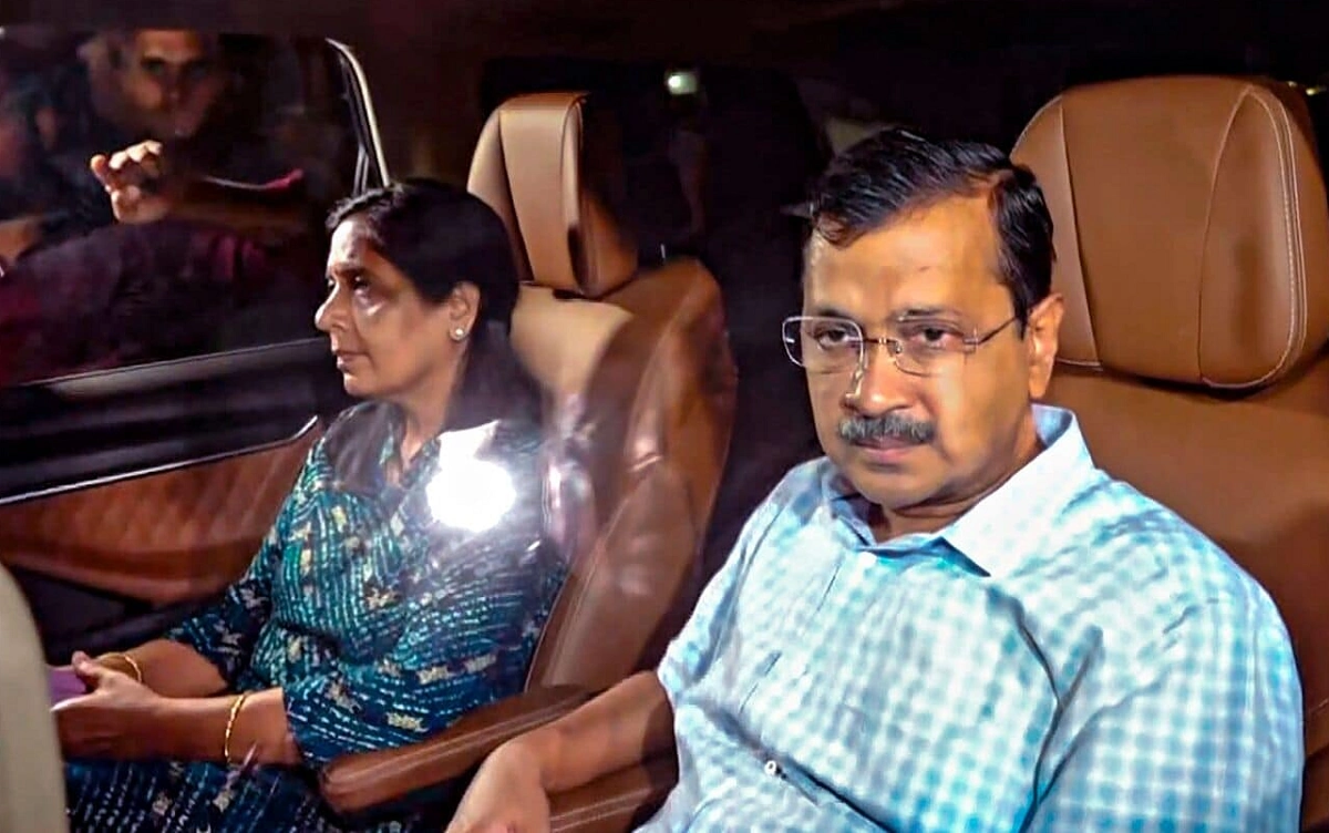 arvind Kejriwal with wife sunita