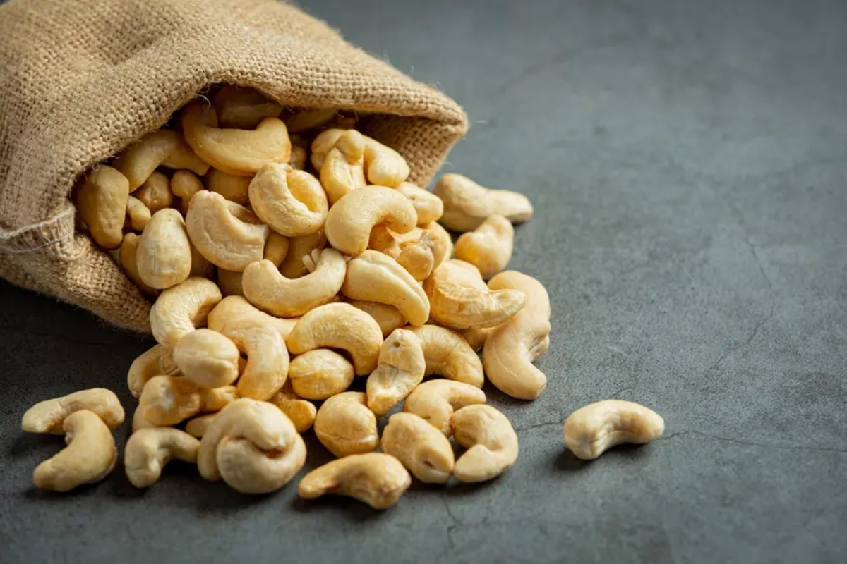 know How Many Cashew Nuts You Can Eat In Day