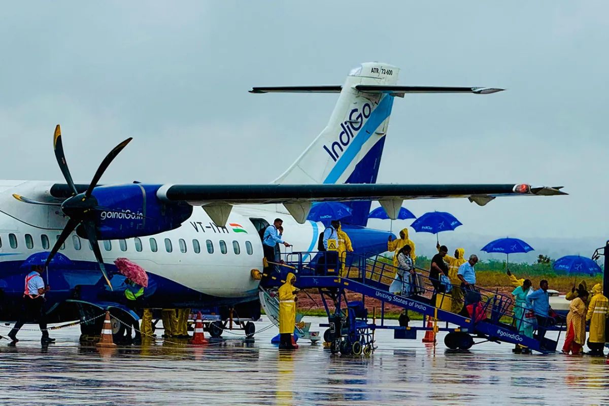 Indigo Booking System में तकनीकी खराबी से यात्री परेशान, Airport पर लगी लंबी कतारें