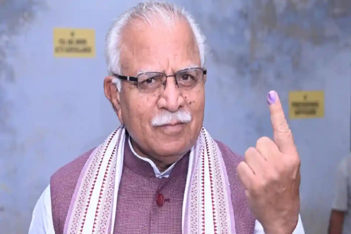 Manohar Lal Khattar casts vote