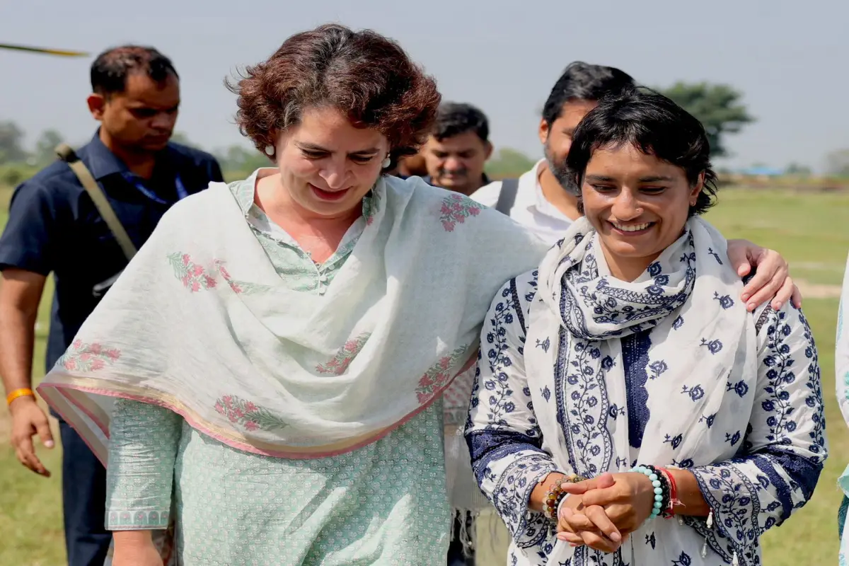 Priyanka Gandhi And Vinesh Phogat