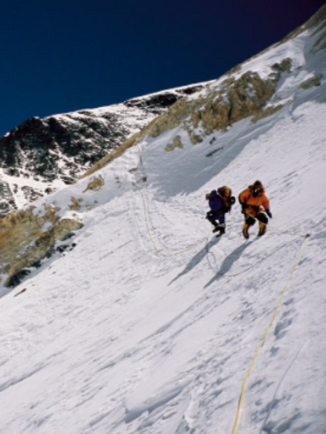 Everest पर 100 साल पहले गुम हुआ था पर्वतारोही, अब मिली उसकी ये निशानी