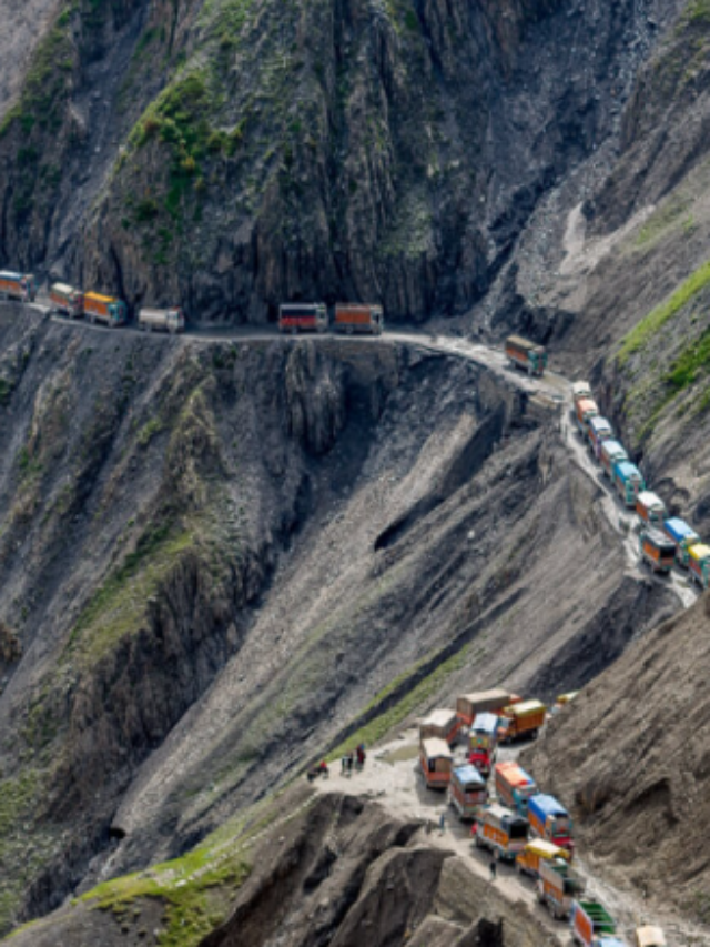 भारत की इन सड़कों को माना जाता है सबसे खरतनाक, रस्ते देख दहल जाएगा दिल