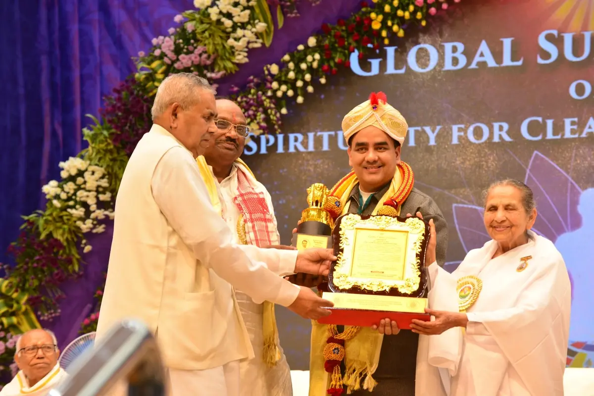 Brahmakumaris Global Summit 2024: भारत एक्सप्रेस के सीएमडी उपेन्द्र राय को ‘राष्ट्र चेतना अवॉर्ड’ से किया गया सम्मानित