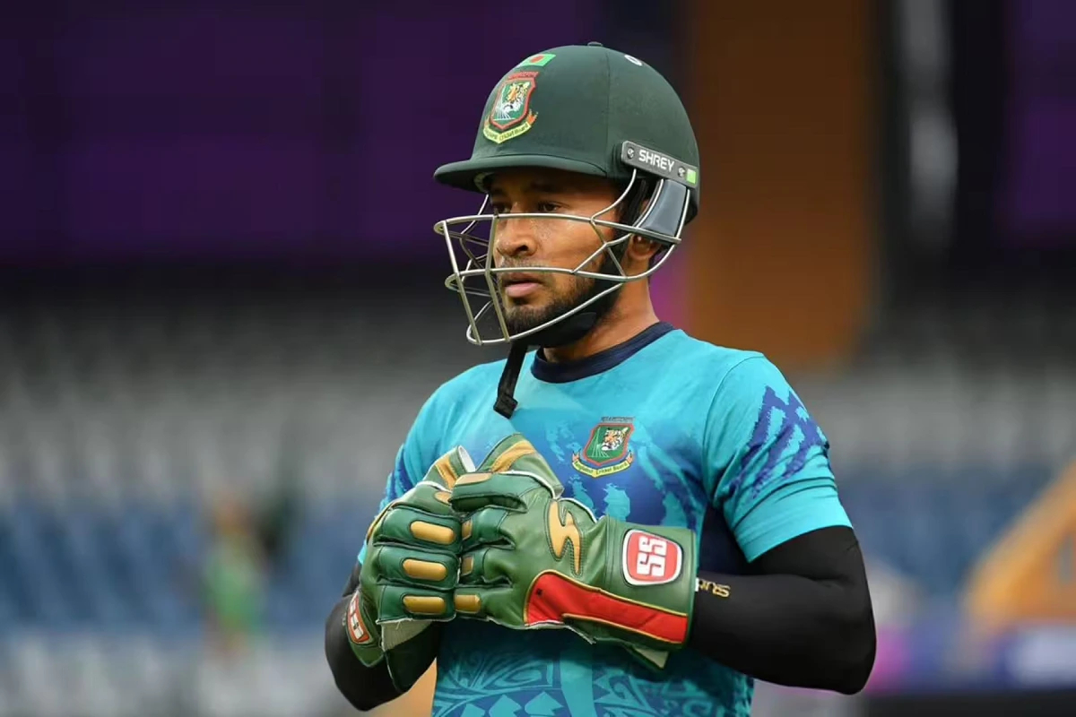 Mushfiqur injured