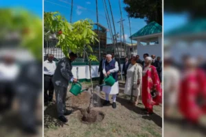 PM Modi Guyana Visit: गुयाना में भी ‘एक पेड़ मां के नाम’ अभियान, पीएम मोदी ने राष्ट्रपति इरफान अली के साथ किया पौधारोपण