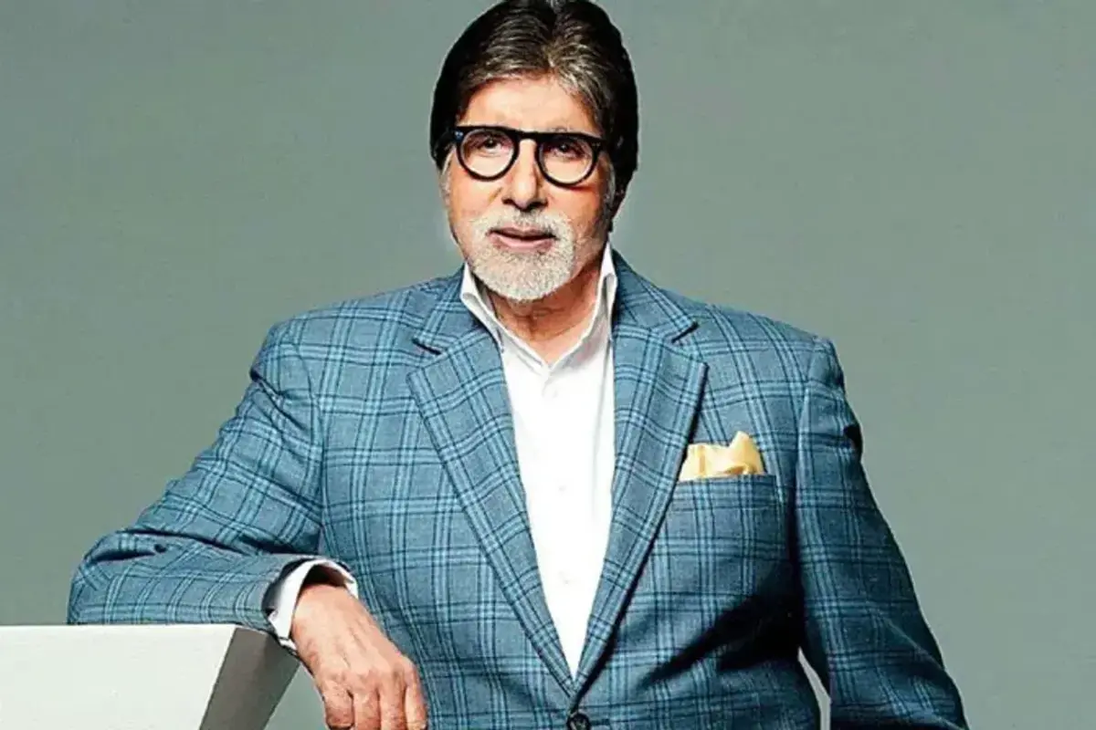 Avinash Tiwari had hit Big B on the head