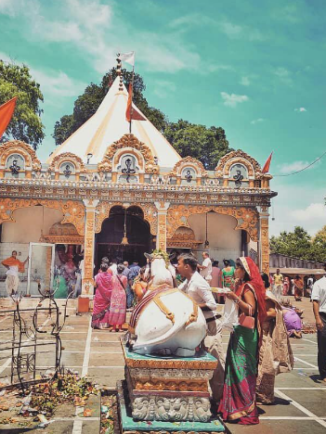 यहां मौजूद है एशिया का सबसे बड़ा शिवलिंग वाला मंदिर, जानिए क्या है इसका इतिहास?