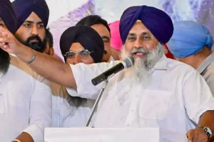 पंजाब के पूर्व सीएम Sukhbir Singh Badal पर जानलेवा हमला, स्वर्ण मंदिर के गेट पर मारी गई गोली