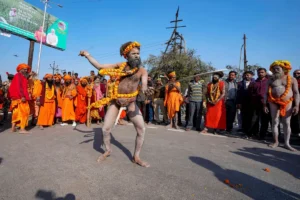 Mahakumbh 2025: वैदिक संस्कृति के ध्वज वाहक श्री शंभू पंचअग्नि अखाड़े का महाकुंभ क्षेत्र में भव्य प्रवेश