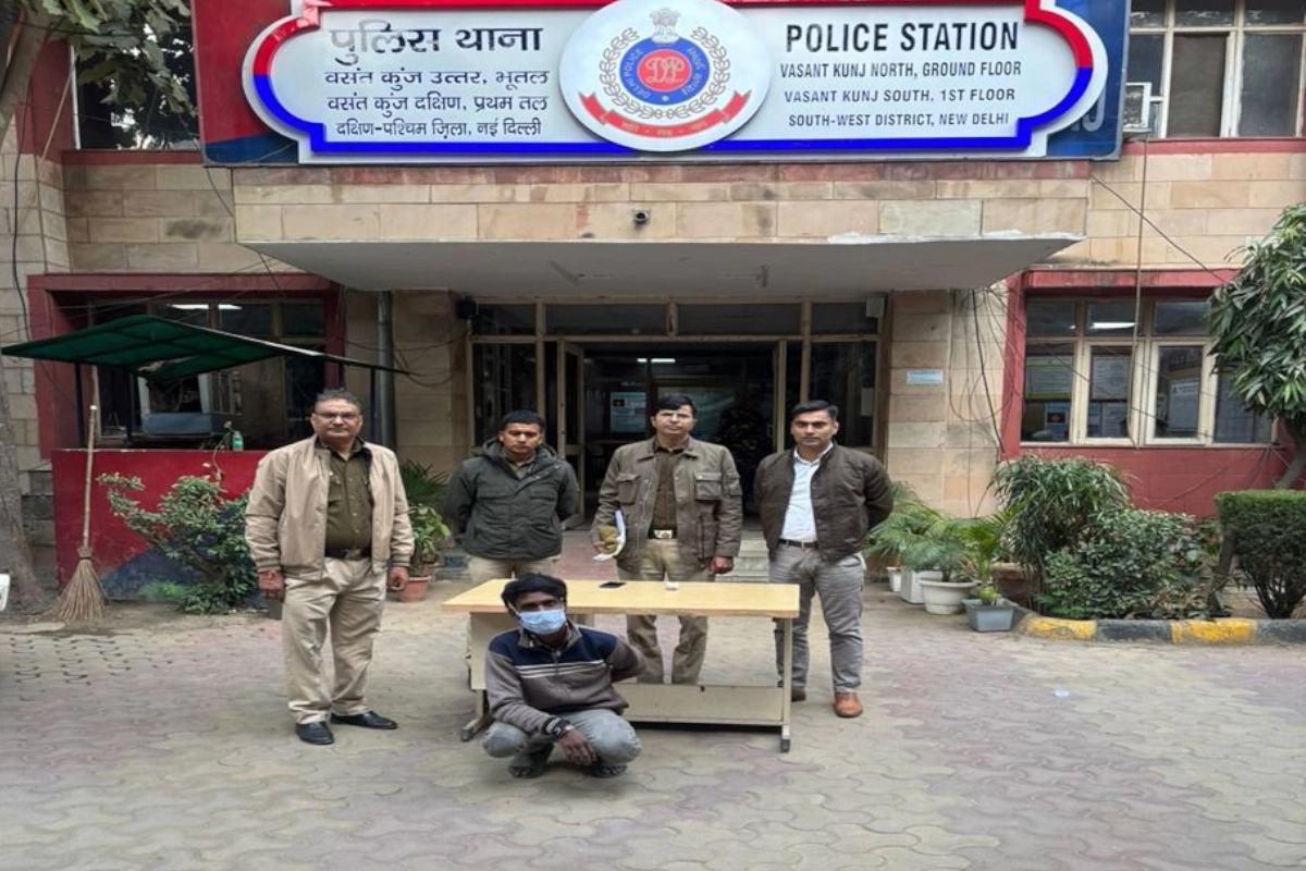 दिल्ली पुलिस की कार्रवाई में एक स्नैचर गिरफ्तार, आरोपी से हथियार बरामद