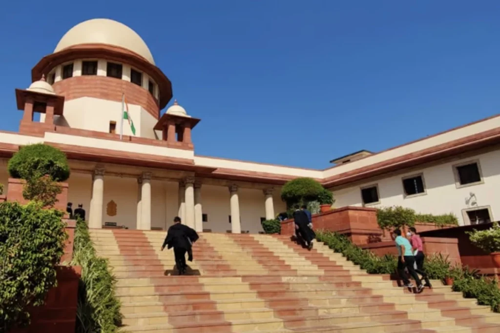 Supreme Court: सुप्रीम कोर्ट ने सभी राज्यों और केंद्र शासित प्रदेशों के सचिवों को सजा पूरी कर चुके कैदियों को रिहाई का दिया आदेश
