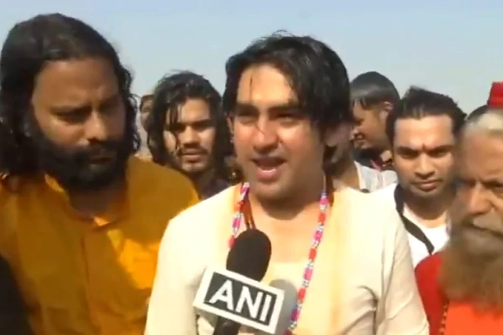 Bageshwar Baba took a holy dip in Maha Kumbh
