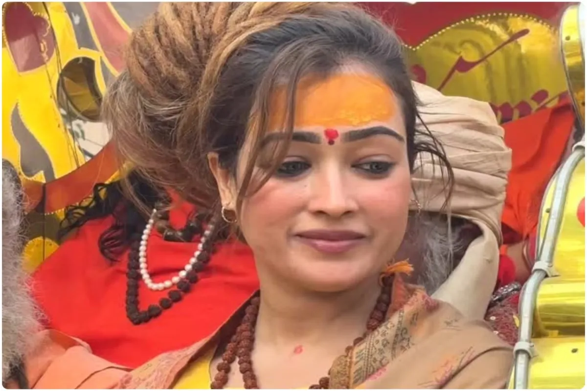 Mahakumbh Viral Video: ‘साध्वी’ के रूप में दिखने वाली युवती असल में यूट्यूबर Harsha Richhariya है!