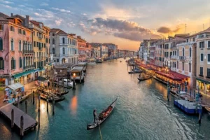 Venice City: पानी पर बसा अद्भुत शहर जिसने इतिहास और इंजीनियरिंग को दिया नया आयाम