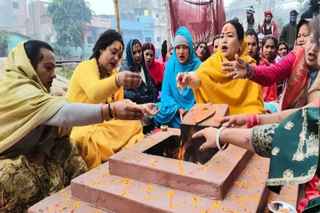 Kinnar Akhara performed havan