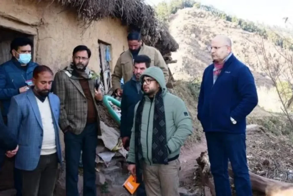 Central team reached Rajouri regarding mysterious disease