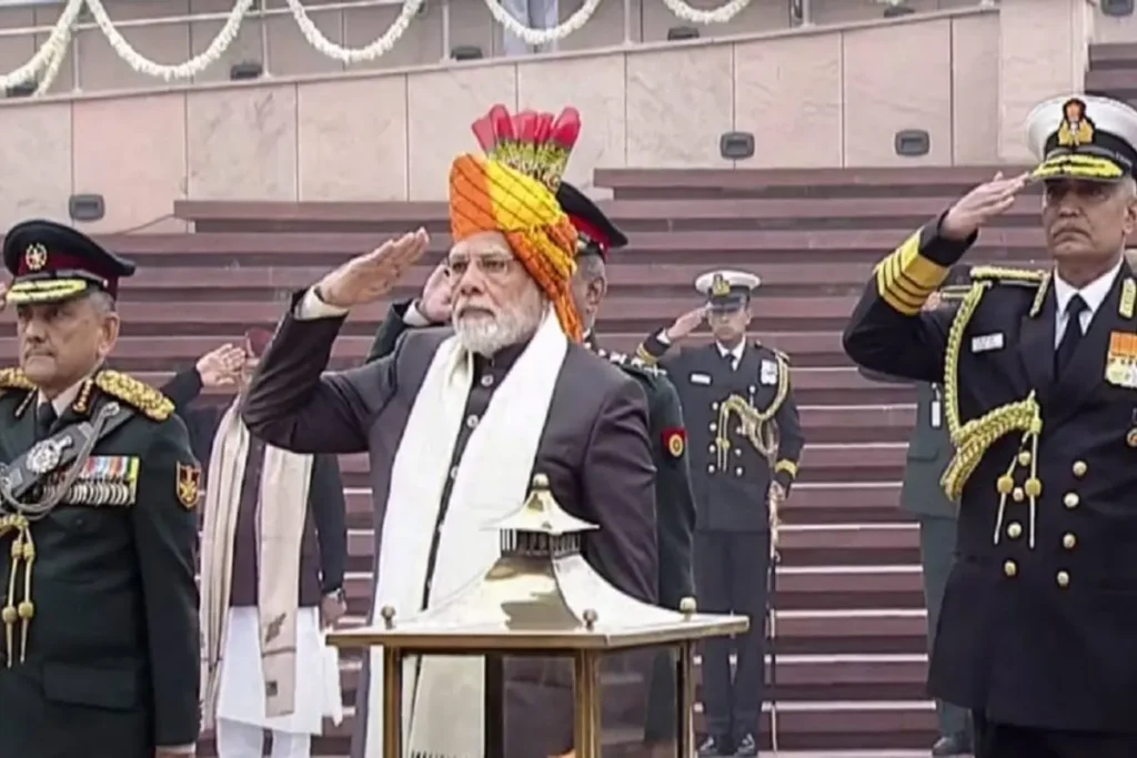 Prime Minister Modi paid tribute at the National War Memorial