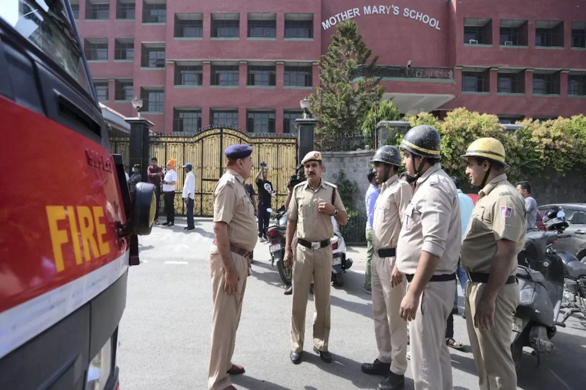 दिल्ली के कई स्कूलों को बम की धमकी भरा ईमेल, सुरक्षा एजेंसियां सतर्क