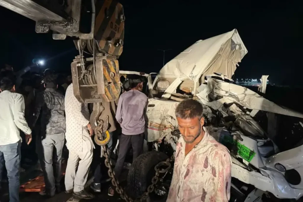 Dhar Accident