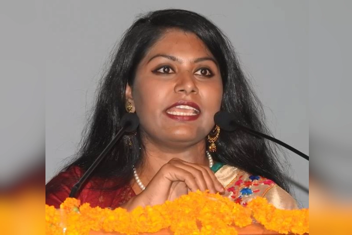 International Women’s Day पर स्क्वाड्रन लीडर डॉ. तूलिका रानी को यूपी के उप मुख्यमंत्री केशव प्रसाद मौर्य ने किया सम्मानित