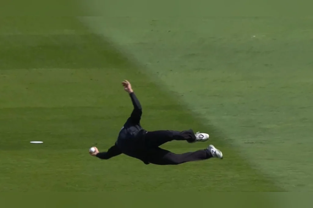 Glenn Philips Catch of Virat Kohli
