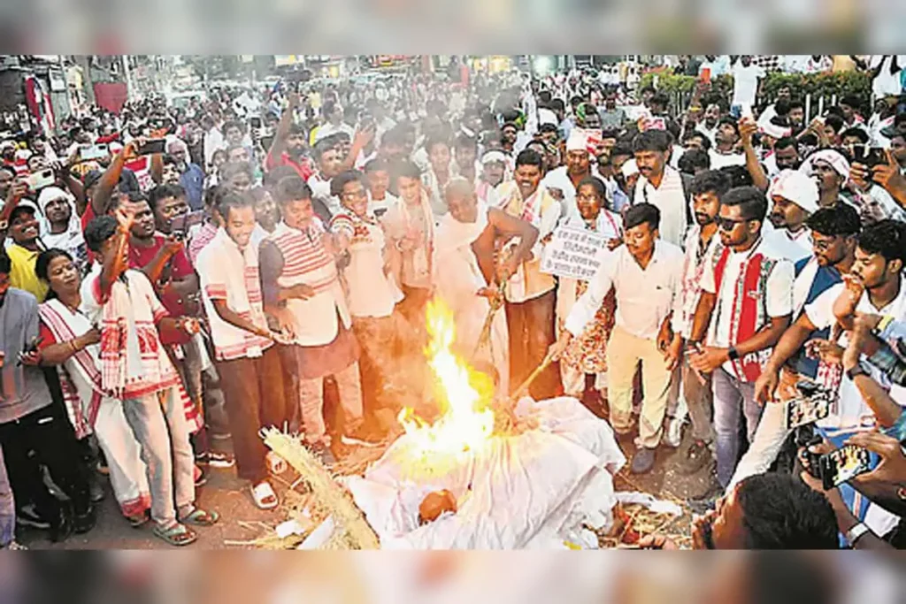 protest-against-flyover-in-sirmtoli