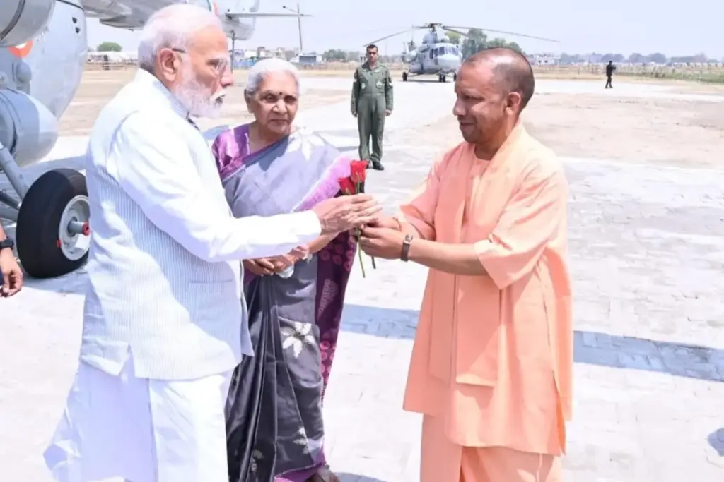 CM Yogi Praise PM Modi
